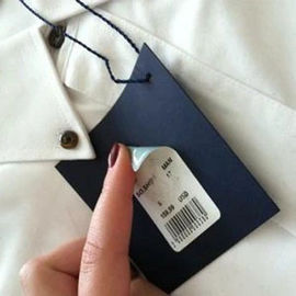Etiqueta adesiva do embutimento RFID do papel da frequência ultraelevada, etiqueta da etiqueta do fato da etiqueta da roupa para o seguimento do vestuário