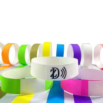 Impressão personalizada de logotipo Papel à prova d'água RFID Pulseira Estampagem Quente Disponível Tyvek Pulseiras Bilhetes de festa Pulseiras ID Band